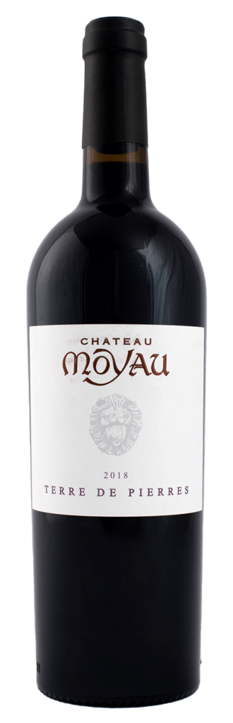 Château Moyau 2018 Terre de Pierres - Vin Rouge d'Excellence Vin rouge Château Moyau 2018 Terre de Pierres, étiquette blanche avec logo lion et capsule noire.